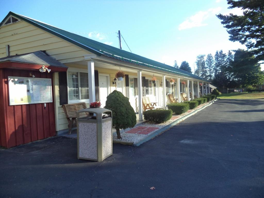 Weathervane Motel Lanesboro Lanesborough Exterior photo