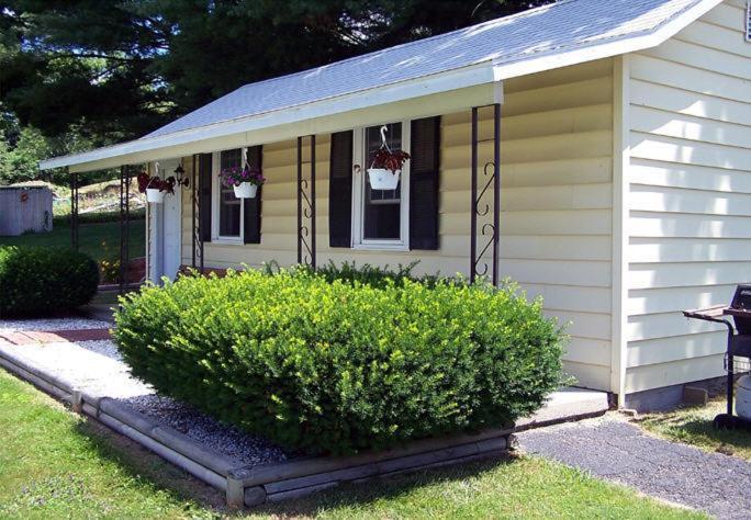 Weathervane Motel Lanesboro Lanesborough Exterior photo