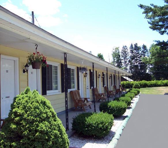 Weathervane Motel Lanesboro Lanesborough Exterior photo