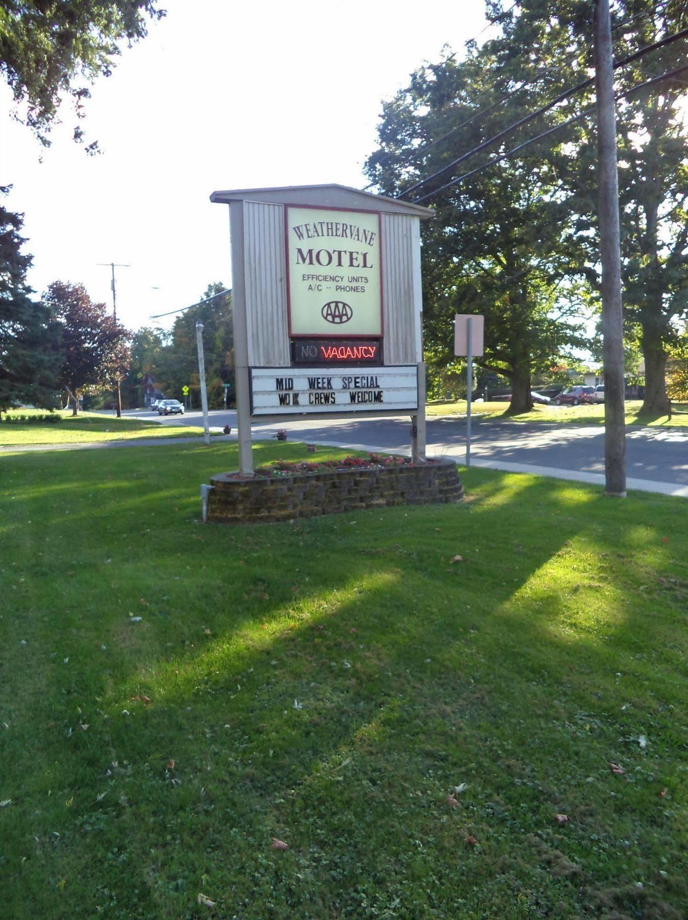 Weathervane Motel Lanesboro Lanesborough Exterior photo